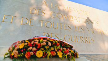 Cérémonie "Les Flammes de l'Espoir", organisée par le Souvenir Français, et Commémoration du 106e anniversaire de l'Armistice du 11 novembre 1918.